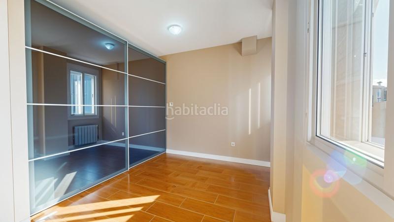Foto c0fd81da-c6b5-4817-80a3-2364636faa13. Ático servicheck vende exclusivo ático dúplex reformado con gran terraza y vistas panorámicas , ubicado en San Diego, puente de en Madrid