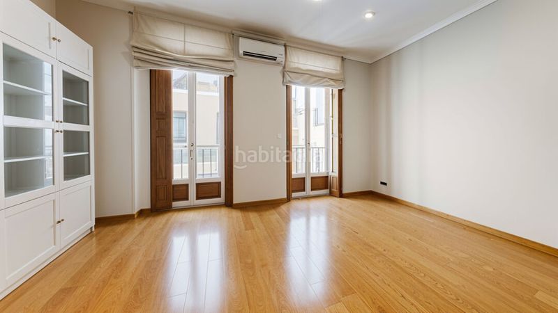 Foto a0d72164-0a92-429a-b27e-14cc7b3d5a30. Pis amb calefacció a Embajadores-Lavapiés Madrid