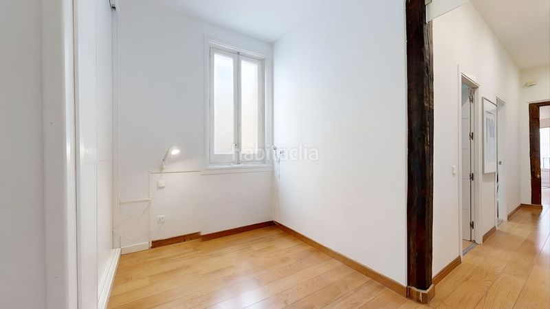 Foto f69fa5c1-ee7f-4f72-a7a0-e882e56a8eb9. Pis amb calefacció a Embajadores-Lavapiés Madrid