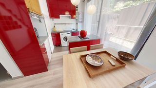 Flat  Calle de miguel yuste. Loft en suenazces con 2 habitaciones y jardin