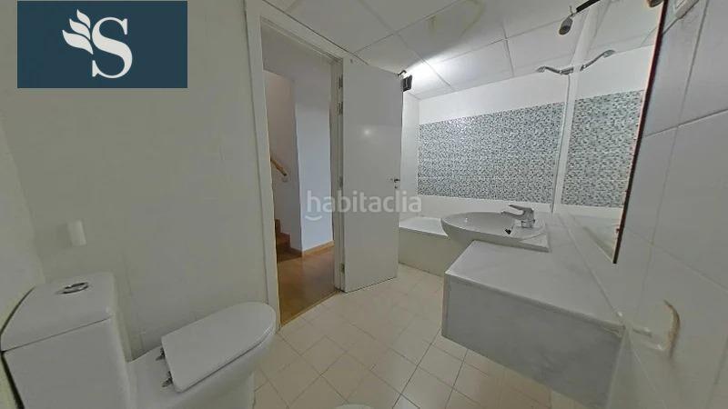 Foto 133f1492-eb89-4fea-bd20-0c8364b5af5b. Casa adossada amb calefacció aparcament piscina a Aranjuez
