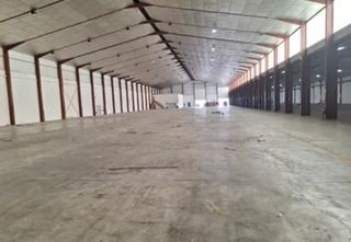 Location Bâtiment à usage industriel à Alcantarilla. 7500m2 nave con muelles y techo aislante junto autovia