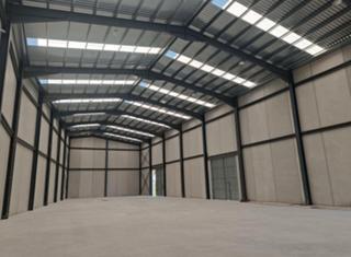 Affitto Capannone industriale in Los Vientos - Casa Ros. Nave 1200m2 con muelle y mucha altura