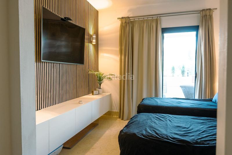 Foto 1f5d4d6e-7a5a-41a0-9e3c-853456171a95. Lloguer apartament amb aparcament a los arqueros - puerto del almendro Benahavís