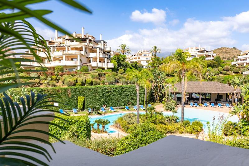 Foto 412eeeed-918b-455e-b654-8993041f05a7. Alquiler apartamento en los arqueros - puerto del almendro Benahavís