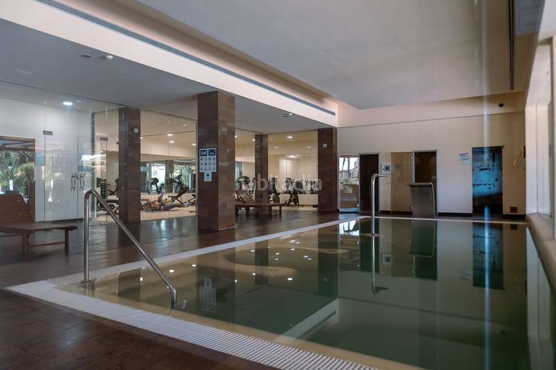 Foto 960cdb6d-a670-479d-9762-55dab46f13c7. Affitto piccolo appartamento con parcheggio in los arqueros - puerto del almendro Benahavís