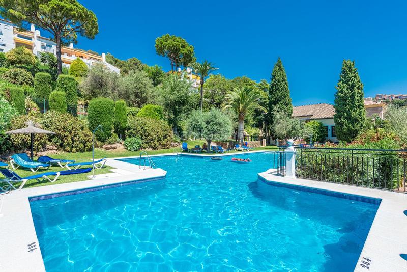 Foto 1f027f89-b07e-464d-bd78-70cd510900f9. Àtic amb piscina a los arqueros - puerto del almendro Benahavís