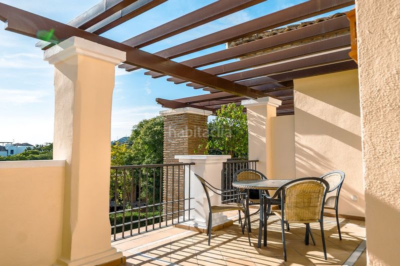 Foto 1ff5152a-3271-4e4d-a19d-76c7d840640d. Àtic amb aparcament piscina a los arqueros - puerto del almendro Benahavís