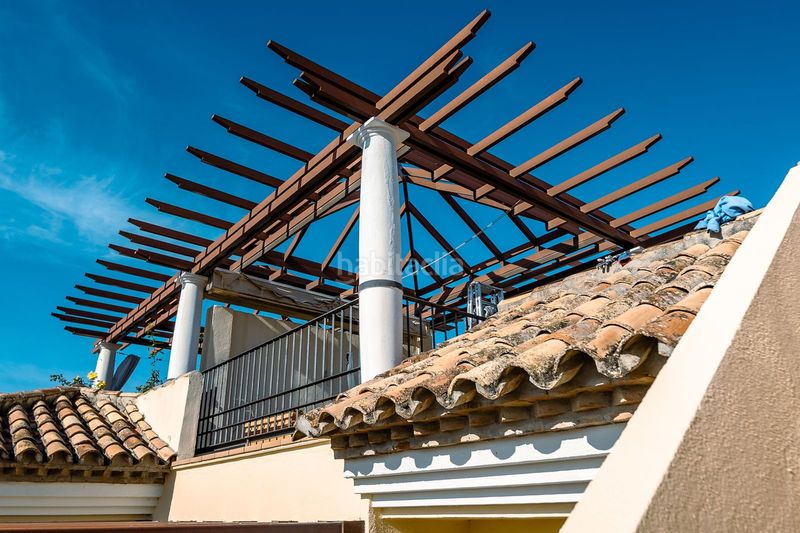 Foto ca9871bf-0810-4422-9a89-1dbd7069a14c. Àtic amb aparcament piscina a los arqueros - puerto del almendro Benahavís