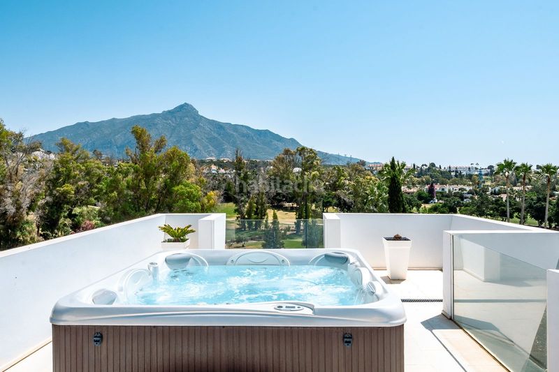 Foto 102c36dd-3bad-42f9-87bd-3f92a6c64454. Chalet en Los Naranjos Marbella