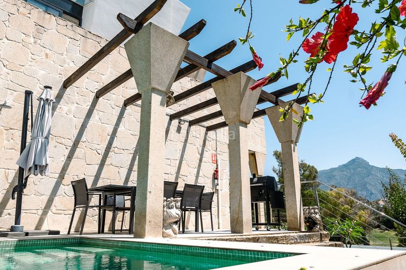 Foto 7aabfeea-1782-4284-8713-ad6657f25e3d. Affitto chalet con parcheggio piscina in Los Naranjos Marbella