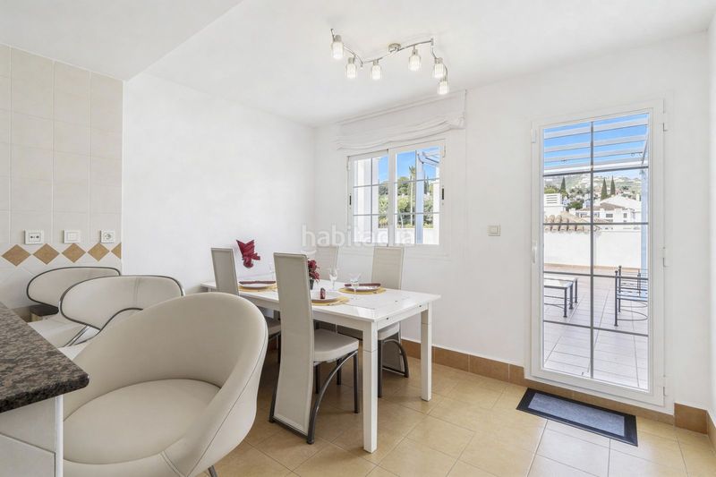 Foto 15c88b8d-0022-4ef0-a421-d1f5a13a14cd. Lloguer dúplex amb aparcament piscina a Río Real Marbella