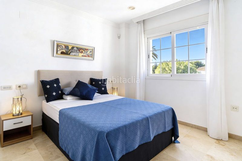 Foto 1e052533-e6bd-4471-a222-987210b74b9b. Lloguer dúplex amb aparcament piscina a Río Real Marbella