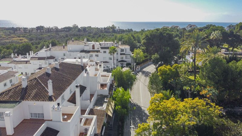 Foto 72cb1f41-e4ed-4aac-993b-4adf878a3155. Lloguer dúplex amb aparcament piscina a Río Real Marbella