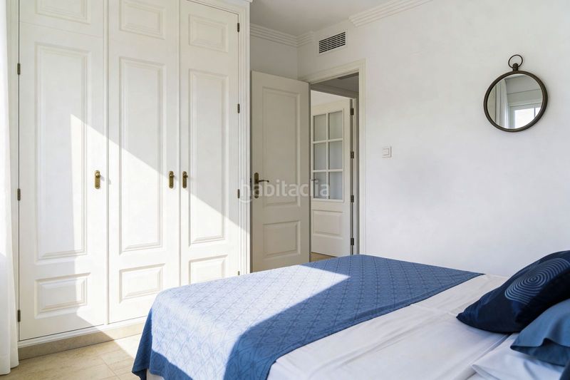 Foto 7aa5e578-c678-477e-bbae-7db5f91cdc03. Lloguer dúplex amb aparcament piscina a Río Real Marbella