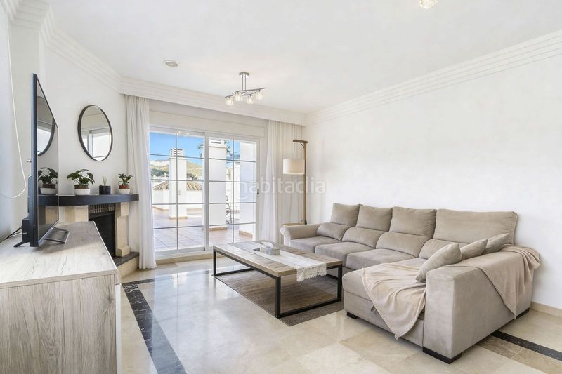 Foto fd35a3b0-0ff0-4f42-bb1f-6500dbb37e33. Lloguer dúplex amb aparcament piscina a Río Real Marbella