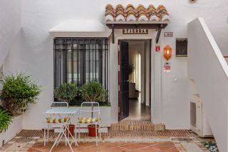 Rent Apartment in Alto de los Monteros