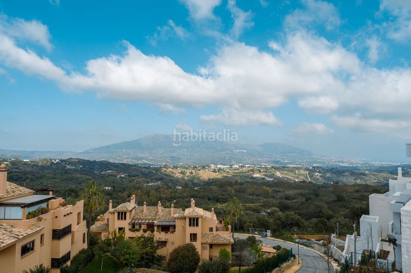 Foto 9a242371-5b30-467b-9437-e3bdb6cf0b92. Duplex with parking pool in La Mairena Ojén