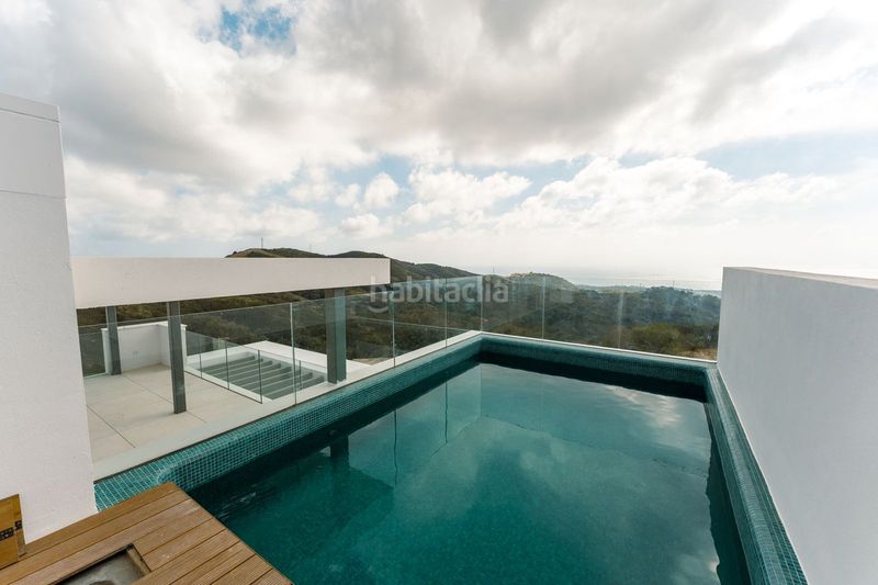 Foto faabaf69-9b16-46b6-9fae-712d889ab636. Duplex with parking pool in La Mairena Ojén