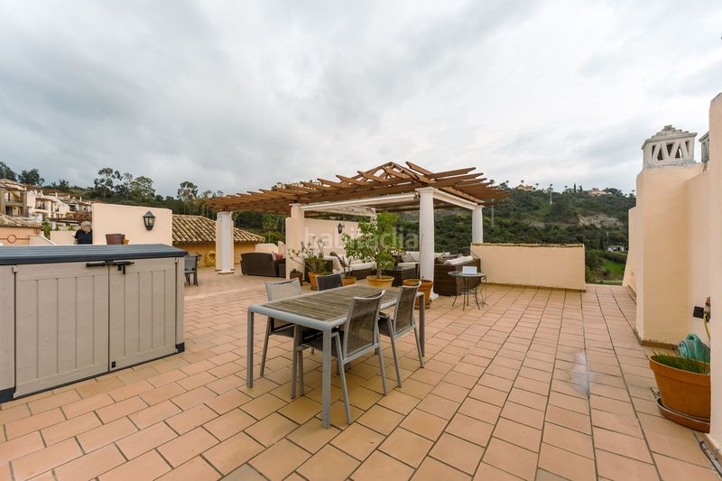 Foto 00ff2ed2-54d5-4600-bd79-8a75e50e14da. Dúplex amb aparcament piscina a los arqueros - puerto del almendro Benahavís