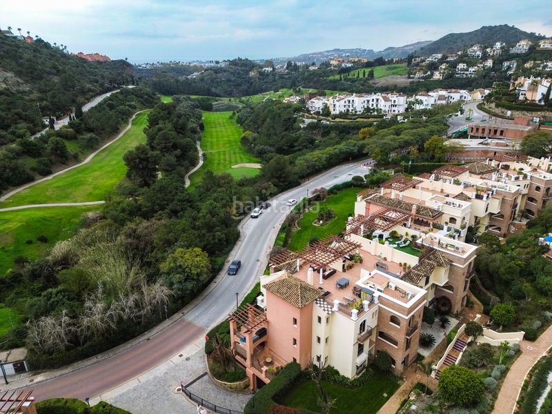 Foto 301347ab-ebac-4eee-b67d-119a4cd9b236. Dúplex amb aparcament piscina a los arqueros - puerto del almendro Benahavís