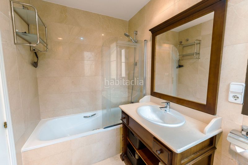 Foto 44ea50a5-66d2-418f-91c4-055c7fb767fd. Dúplex amb aparcament piscina a los arqueros - puerto del almendro Benahavís