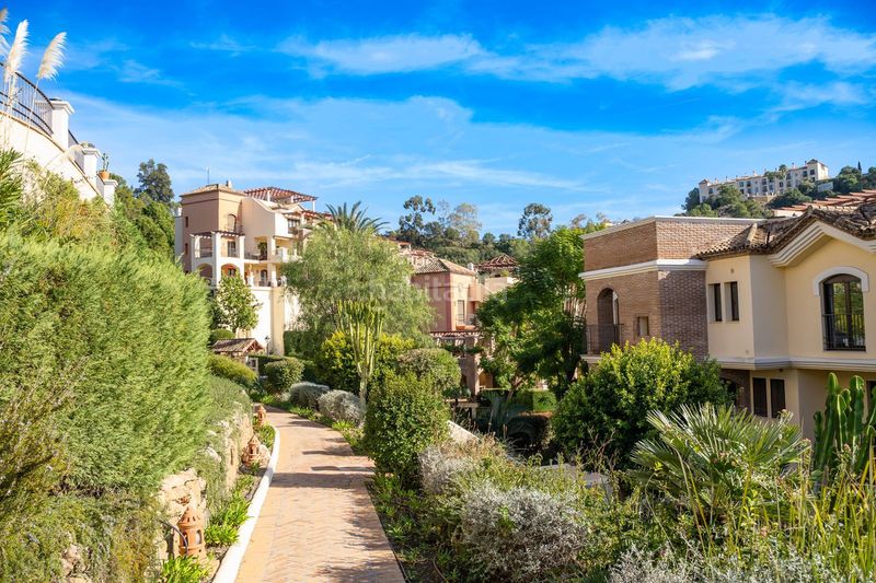 Foto 67555a8e-798d-486e-93d7-fb55fa18e34b. Dúplex amb aparcament piscina a los arqueros - puerto del almendro Benahavís