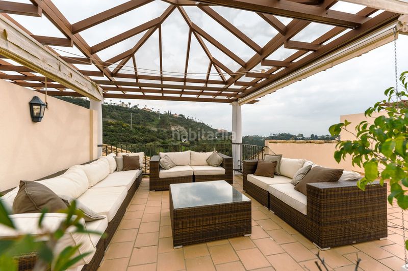 Foto 881aa923-537c-4dba-8fec-fbb776c21d0e. Dúplex amb aparcament piscina a los arqueros - puerto del almendro Benahavís