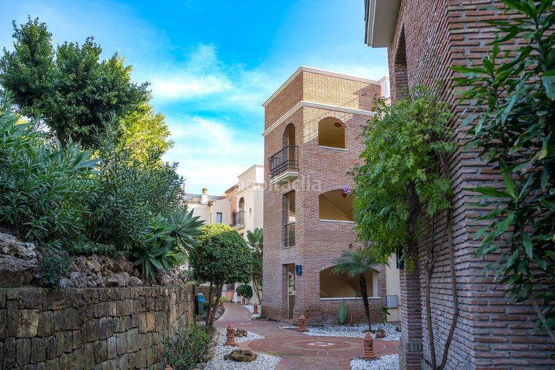 Foto c8f0fa88-0b8f-44f1-a2d8-91f6147e1655. Dúplex amb aparcament piscina a los arqueros - puerto del almendro Benahavís