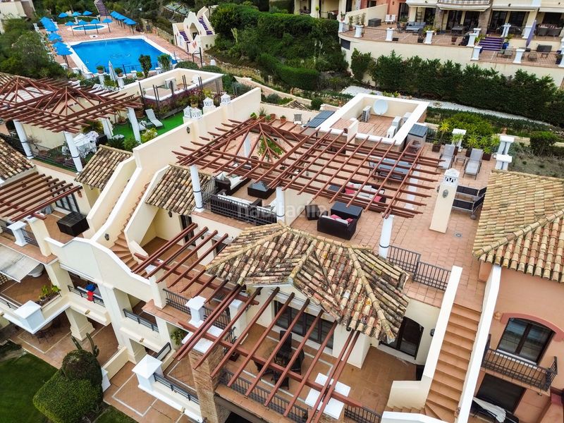 Foto d083c836-0435-4165-b954-1e6bbcbe9d83. Dúplex amb aparcament piscina a los arqueros - puerto del almendro Benahavís