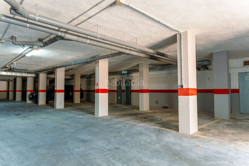 Foto 3053ffb6-3cc0-4717-8531-ec56626897b5. Apartament amb aparcament piscina a El Paraíso Benahavís