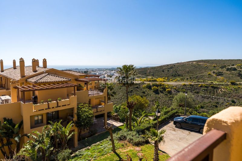 Foto 31805a08-39f1-485a-90ba-f814f7648306. Apartament amb aparcament piscina a El Paraíso Benahavís