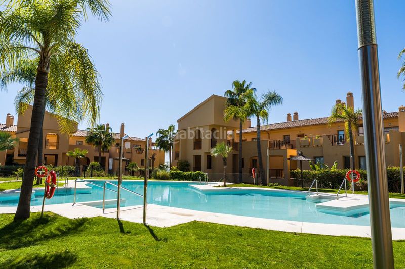 Foto a3c7d25c-880a-4ec0-be50-5968b25c2433. Apartament amb aparcament piscina a El Paraíso Benahavís