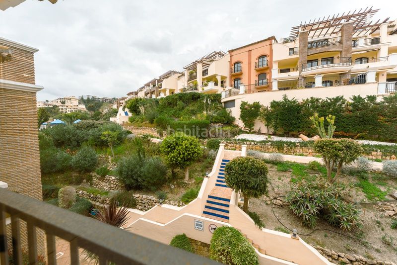 Foto 2c1d69c7-edf8-4794-bd43-0ef01056d77a. Duplex con parcheggio piscina in los arqueros - puerto del almendro Benahavís