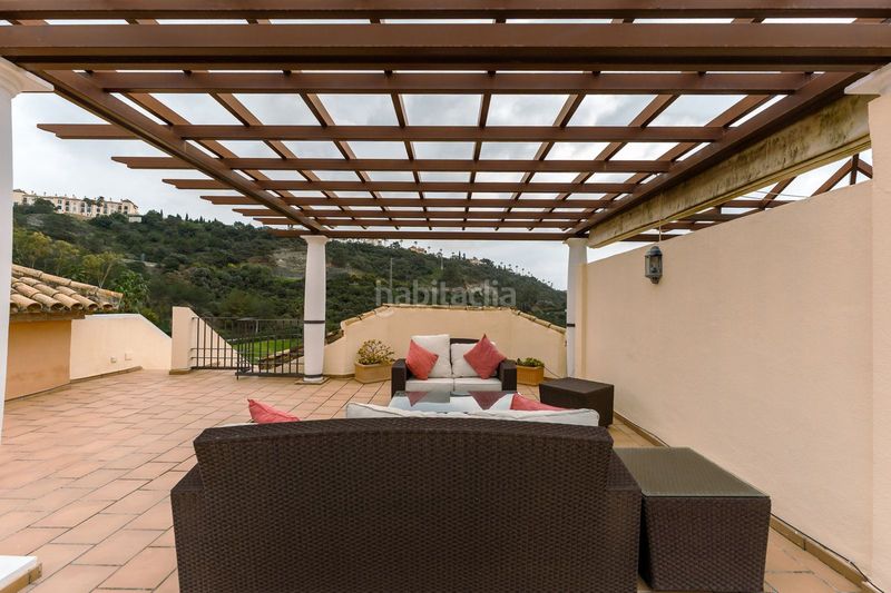 Foto 3af94390-6dff-4216-8e73-cee53863671a. Duplex con parcheggio piscina in los arqueros - puerto del almendro Benahavís