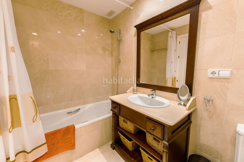 Foto 41865d1d-3b25-43c5-8d13-ad0fb171cff2. Duplex con parcheggio piscina in los arqueros - puerto del almendro Benahavís