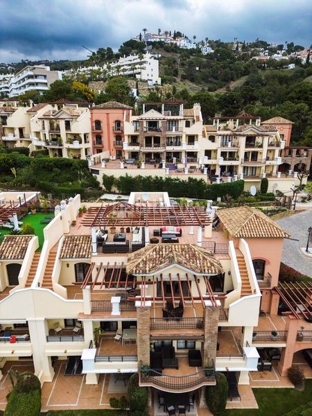 Foto 73bf3c6d-159c-46da-92c2-148bde7262ae. Duplex con parcheggio piscina in los arqueros - puerto del almendro Benahavís