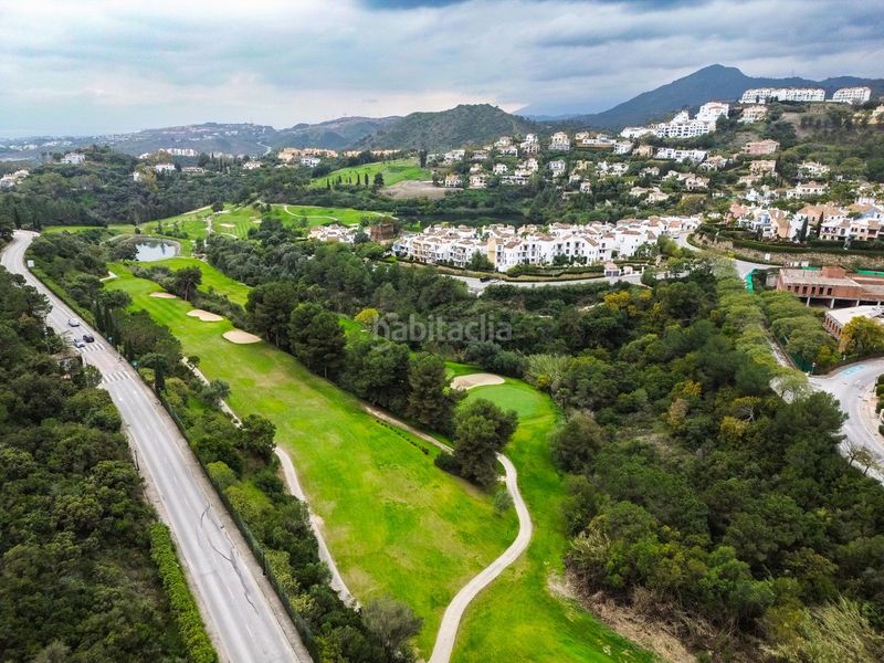 Foto bca75a7a-e00d-4ff8-b007-fe07e20fa75c. Duplex con parcheggio piscina in los arqueros - puerto del almendro Benahavís