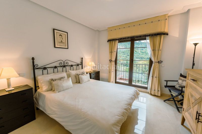 Foto bd1f0965-0233-45a7-aa6e-a7261980f8d0. Duplex con parcheggio piscina in los arqueros - puerto del almendro Benahavís