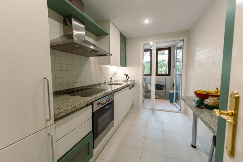 Foto d16bc6f9-be12-47da-bba2-3aa76fc16c62. Duplex con parcheggio piscina in los arqueros - puerto del almendro Benahavís