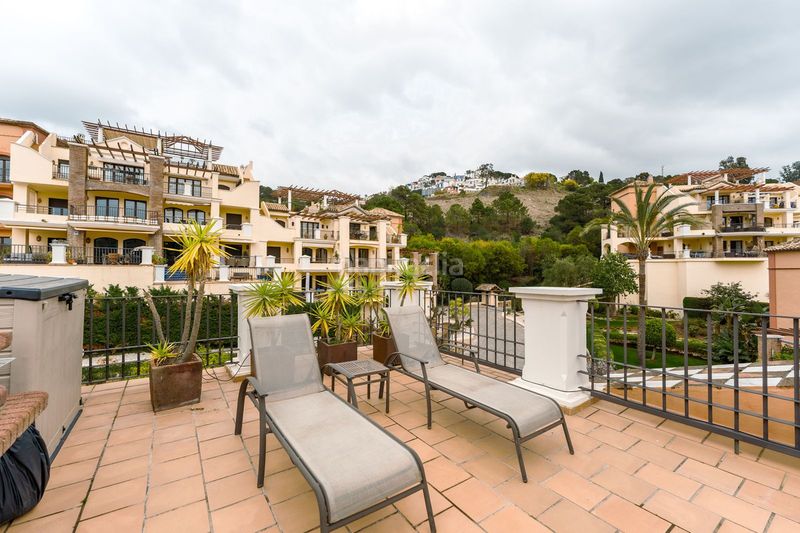 Foto e7f1af8d-3d1d-43af-b59b-69cdc9ea4087. Duplex con parcheggio piscina in los arqueros - puerto del almendro Benahavís