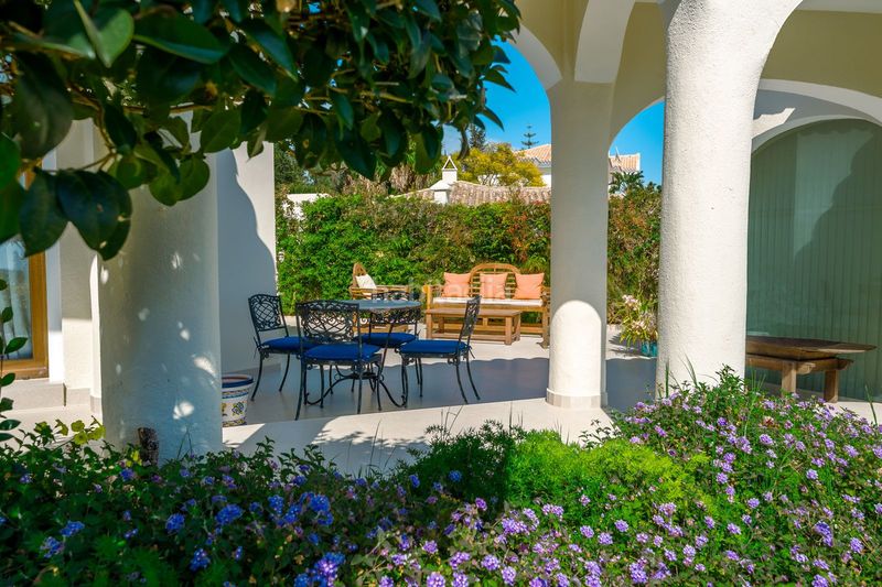 Foto 00dec1c5-6ab5-42b5-b9f6-07b1a1ea8a2c. Xalet amb aparcament piscina a El Paraíso Benahavís