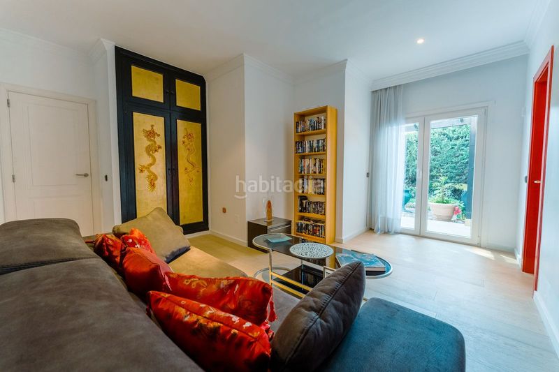 Foto 6056946d-1a3c-4ff1-884d-ed4c5e7d8df5. Xalet amb aparcament piscina a El Paraíso Benahavís