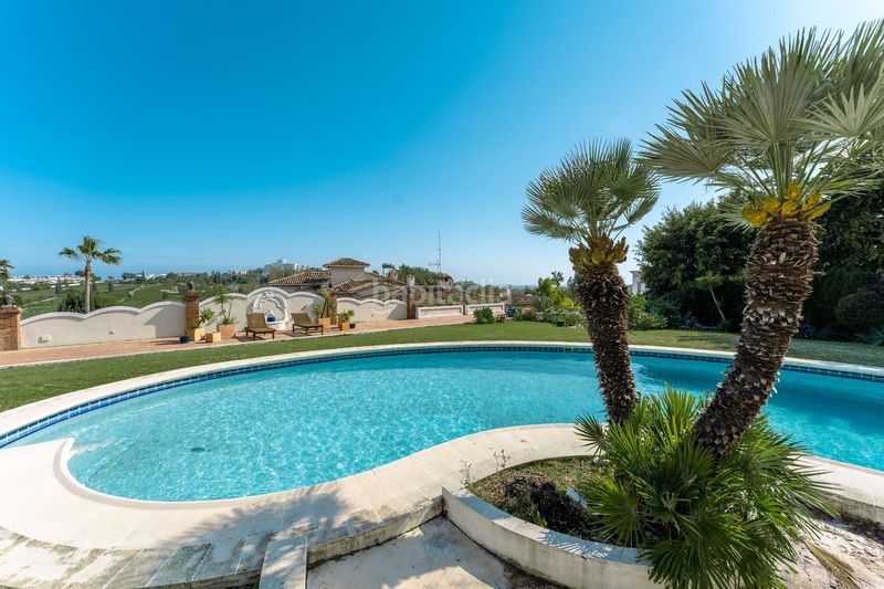 Foto 66399427-75b0-4682-bc69-69cbcb525770. Xalet amb aparcament piscina a El Paraíso Benahavís