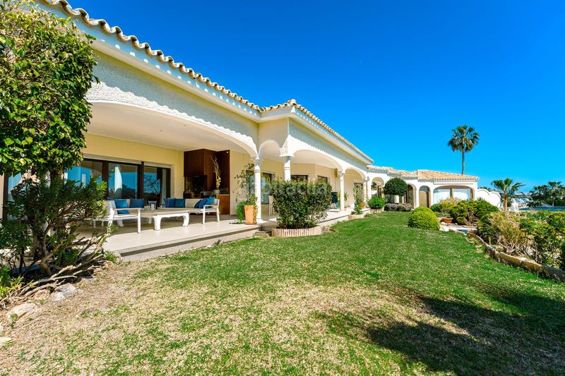 Foto 708454a8-f3ce-4858-a16c-d8f15c127315. Xalet amb aparcament piscina a El Paraíso Benahavís