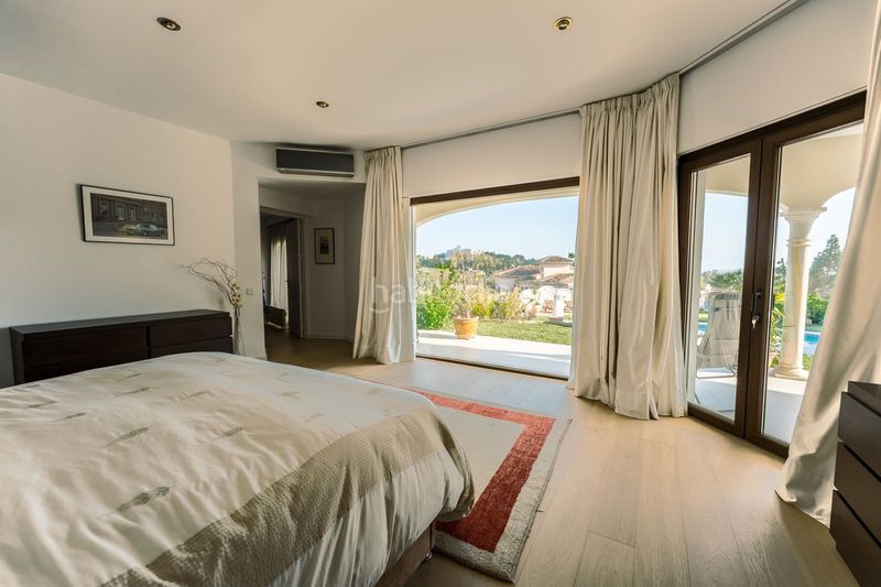 Foto a17d21f3-99ce-408e-9da4-b4d5053b79a3. Xalet amb aparcament piscina a El Paraíso Benahavís