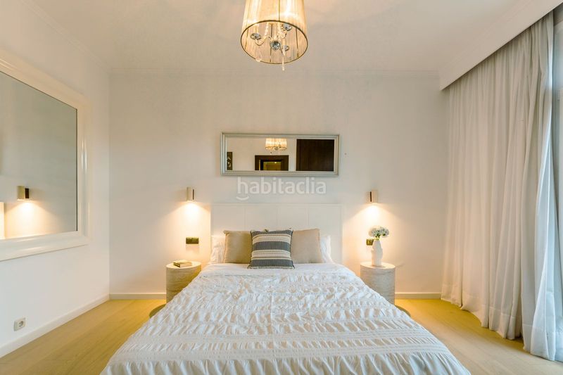 Foto b4a5a834-45b6-4512-af55-465bfdc0c7b9. Xalet amb aparcament piscina a El Paraíso Benahavís