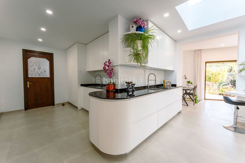 Foto e62d18ce-ac74-47af-8a44-710f9b80c98a. Xalet amb aparcament piscina a El Paraíso Benahavís