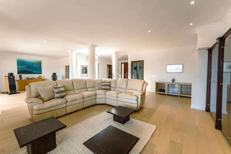 Foto e6fe8bf9-aaaa-439d-a971-2ba5f128bc9e. Xalet amb aparcament piscina a El Paraíso Benahavís