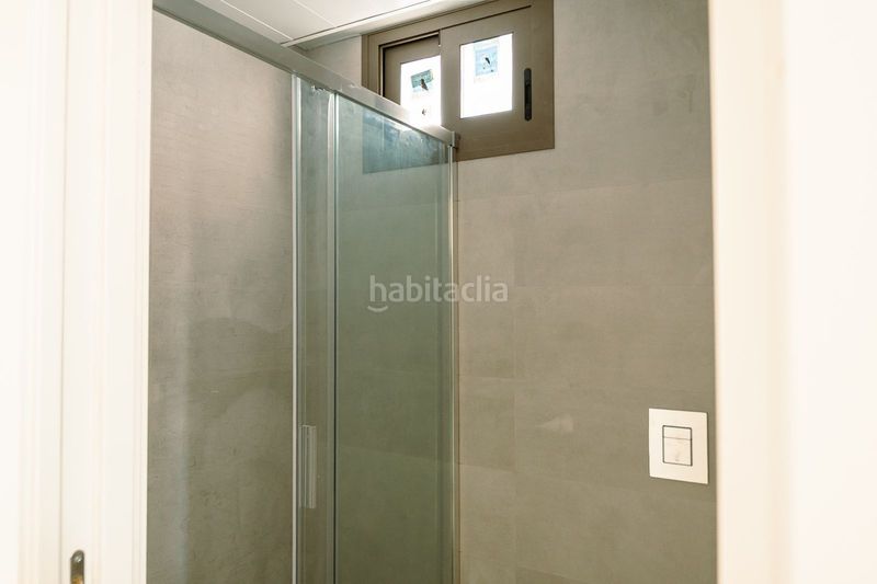 Foto 4bd52ad2-f1c7-44f7-8cc5-576e1f769b25. Dúplex amb aparcament piscina a Zona Calvario Estepona